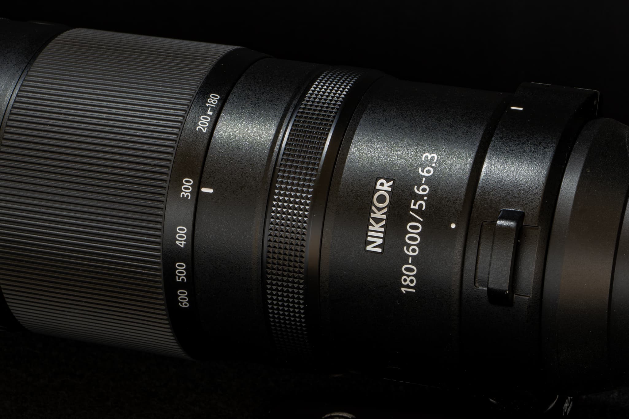 Highlighting the material design on the Nikon Z 180-600mm f/5.6-6.3 VR