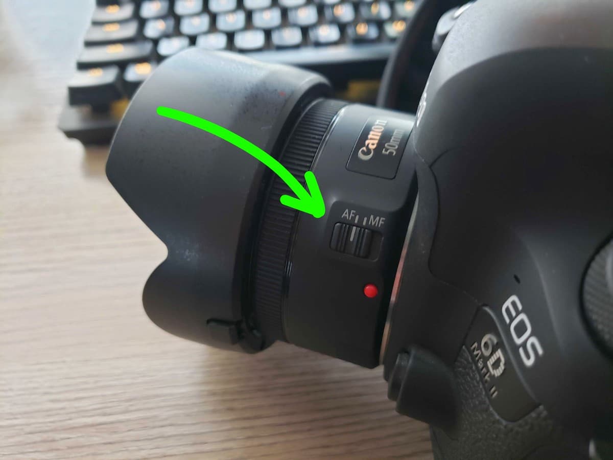 Switching to AF on camera to use autofocus.