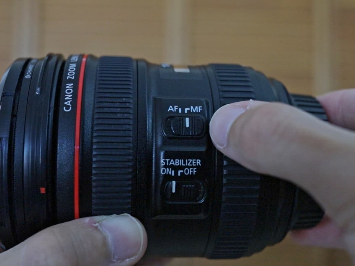 Canon EF 24-70mm f4L ISM autofocus and manual focus switch Canon EF 24-70mm f4L ISM autofocus and manual focus switch.
