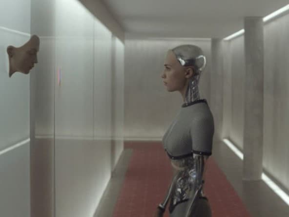 Leading lines in Ex Machina Scene from Ex Machina in a hallway leading line scene.