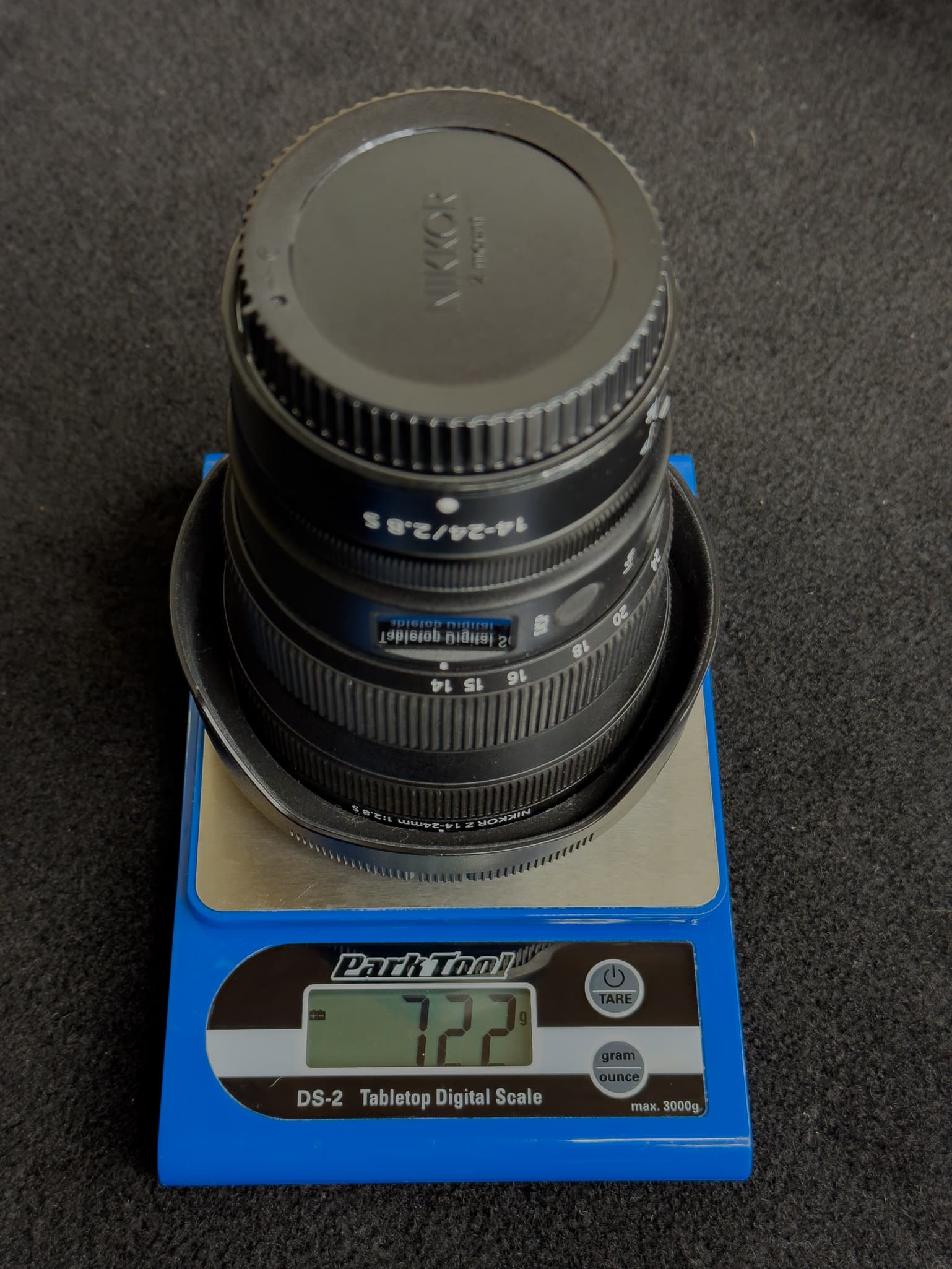 Weight of the Nikon Z 14-24mm f/2.8 S (with lens hood)