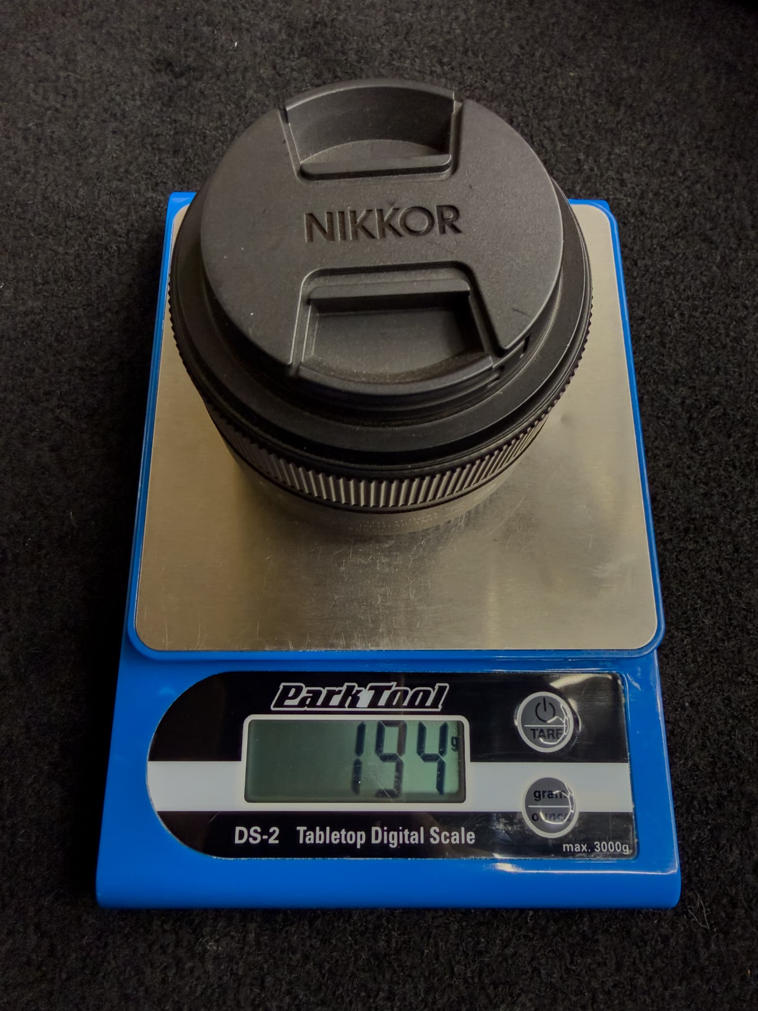 Weight of Nikon Z 40mm f/2 with lens cap