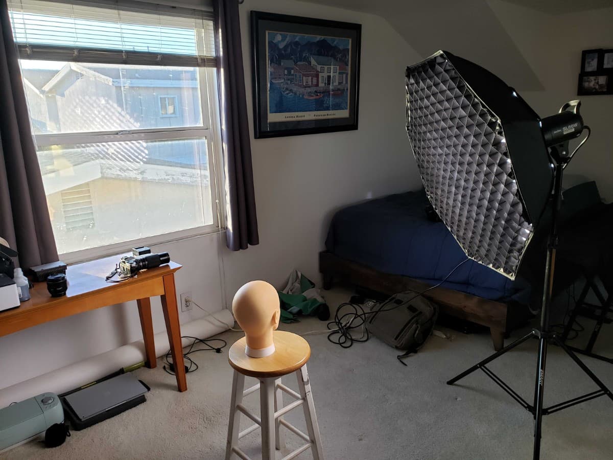 Studio light opposite side as window light Studio light opposite side as window light.